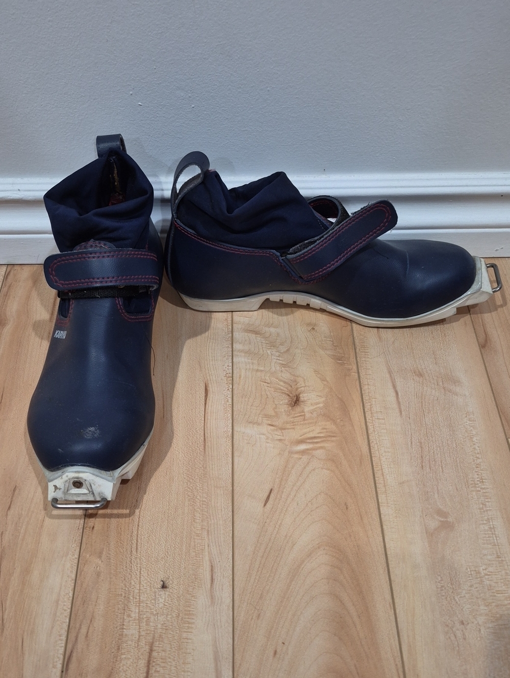 Karhu Women's Size 10 SNS Profil Navy Blue Cross-Country Ski Boots